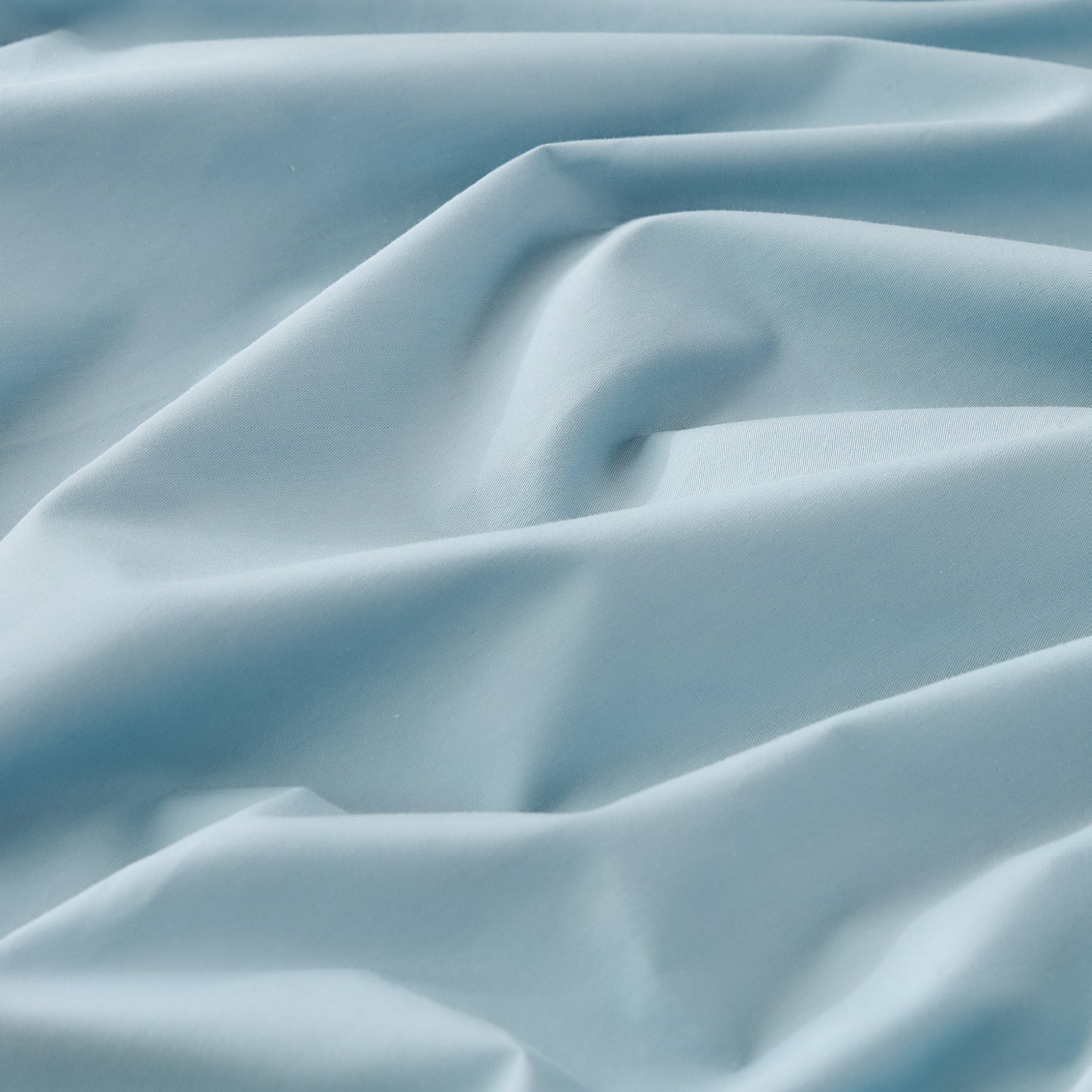 Litanika 100% cotton percale sheet set in soft, smooth bedding with crisp, breathable fabric for comfortable sleep.