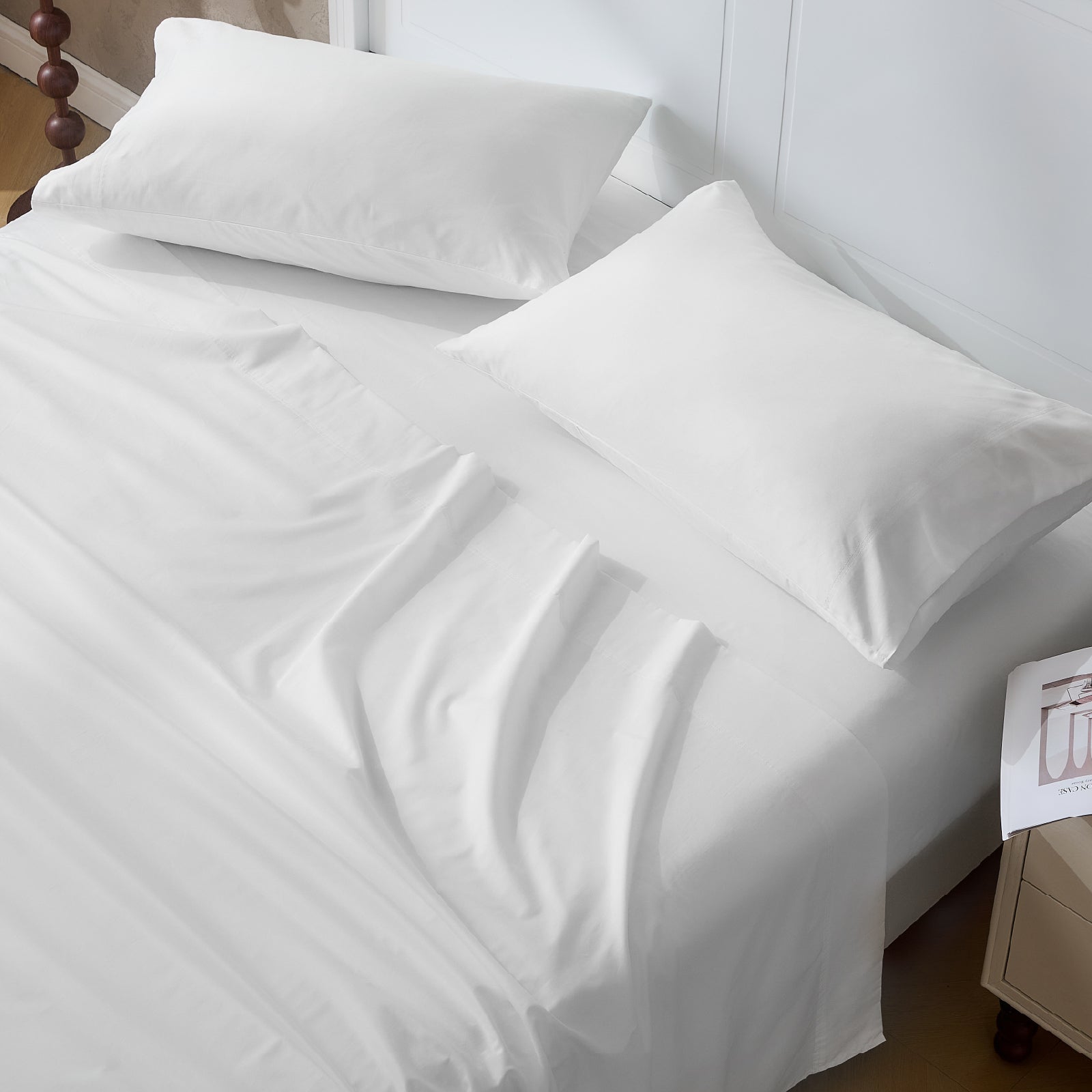 Litanika 100% cotton percale sheet set with crisp, smooth bedding in a neutral color, perfect for a comfortable night’s sleep.