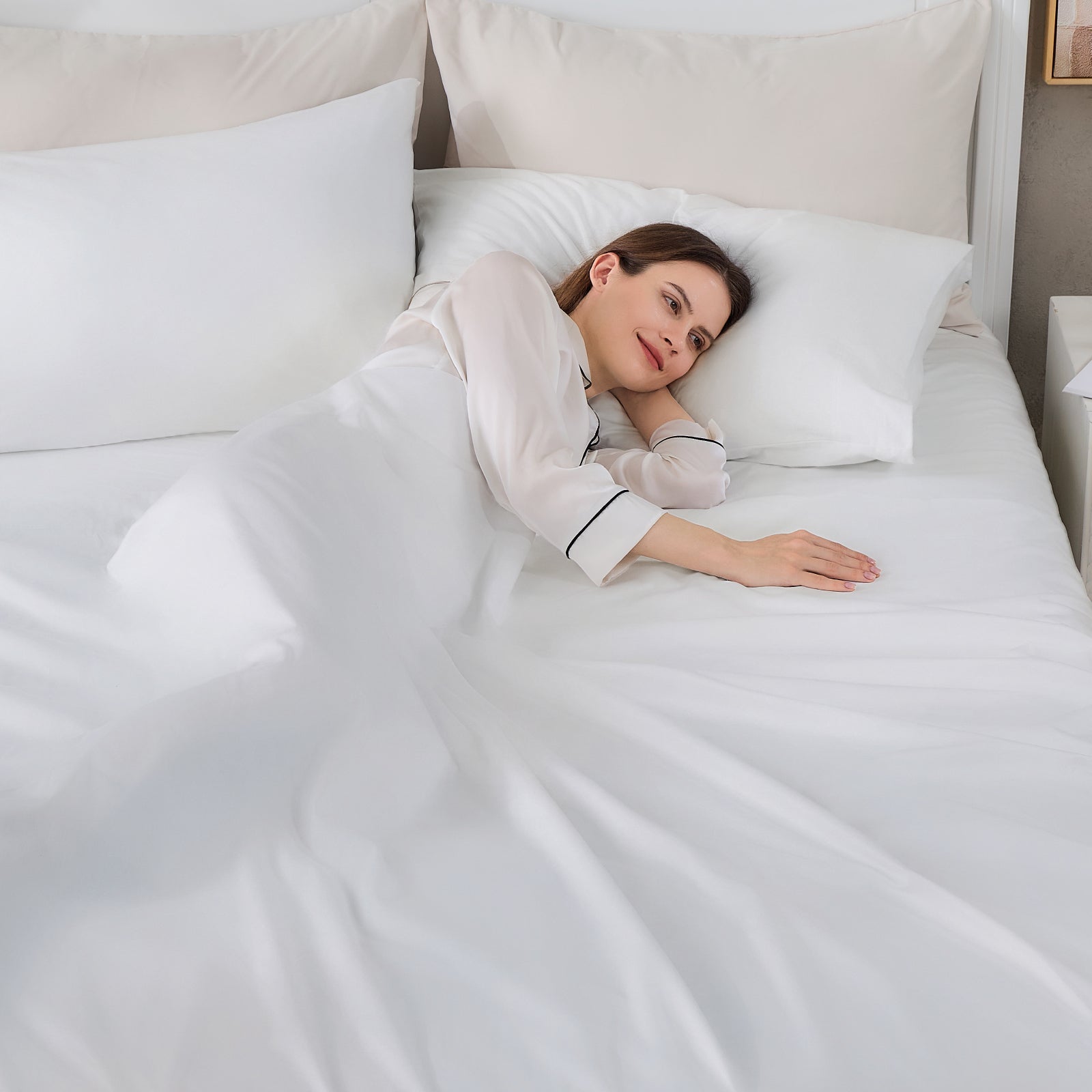 Litanika 100% cotton percale sheet set with smooth, crisp bedding in white for a comfortable and breathable sleep experience.