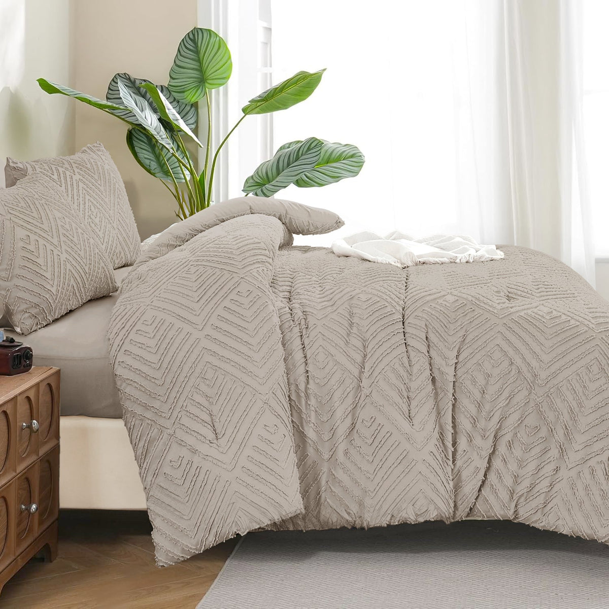 ANGENIA Comforter Sets - 7 Pieces Bed in a Bag Soft Fluffy Bedding Comforter Sets, All Season Boho Tufted Bed Set with Comforter, Sheets, Pillowcases & Shams - LITANIKA
