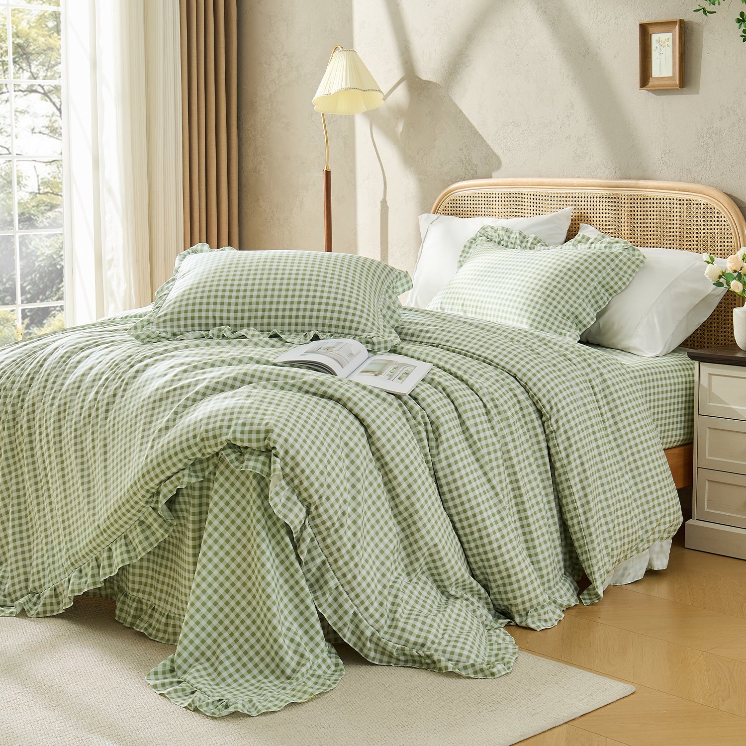 Litanika farmhouse gingham ruffle 3-piece duvet cover set with classic check pattern and ruffled edges on bedding.
