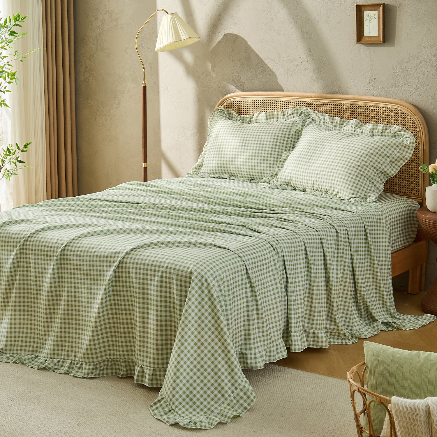 Litanika farmhouse gingham ruffle 4-piece bedding sheet set with gingham pattern and ruffled edges for a cozy, country-style look.