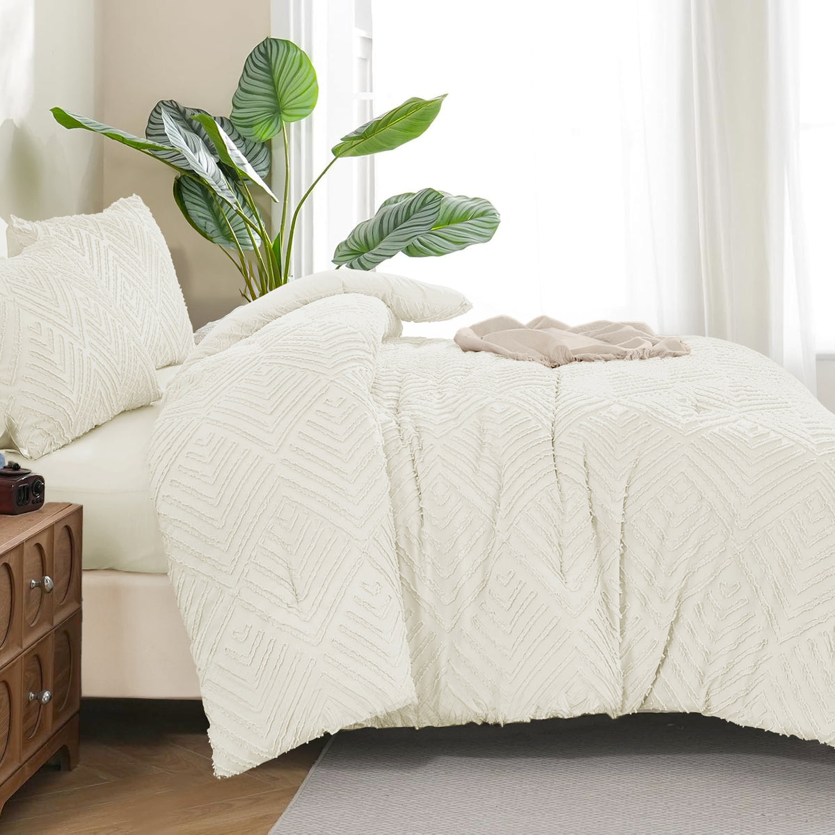 ANGENIA Comforter Sets - 7 Pieces Bed in a Bag Soft Fluffy Bedding Comforter Sets, All Season Boho Tufted Bed Set with Comforter, Sheets, Pillowcases & Shams