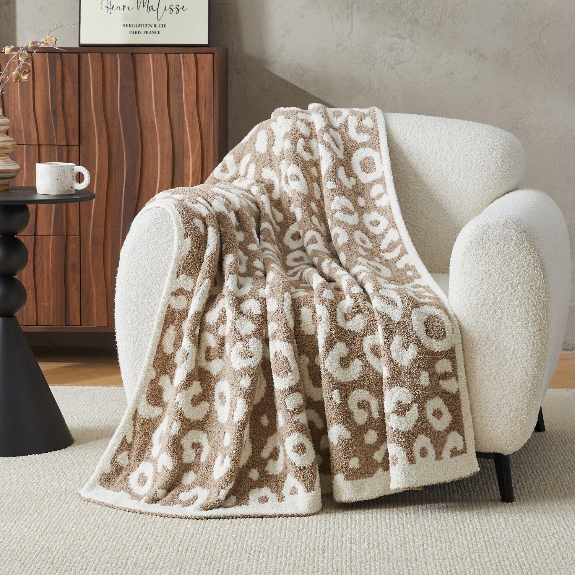 Litanika leopard pattern throw blanket featuring a chic cheetah print, perfect for cozy bedding and stylish home decor.
