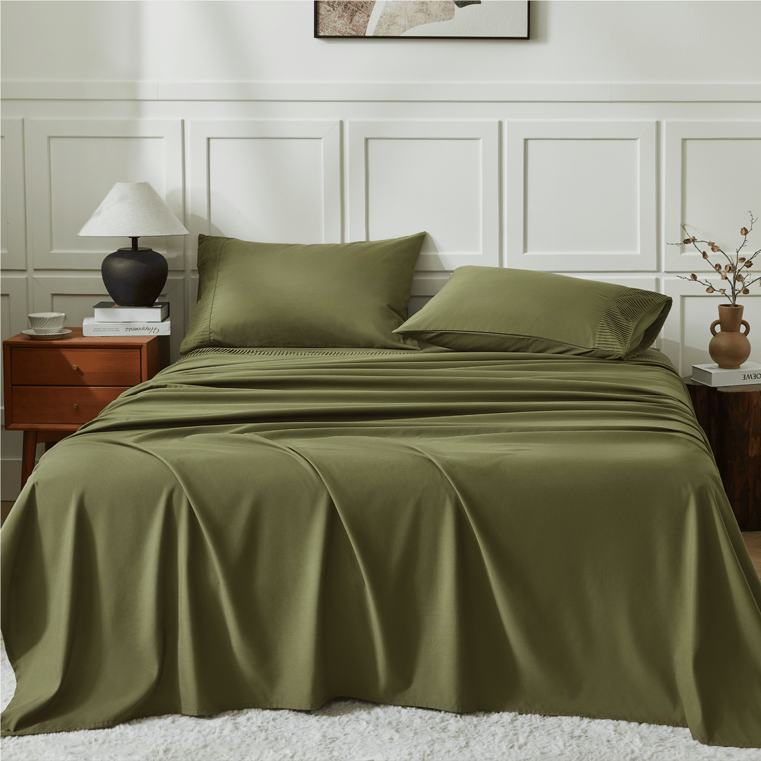 Litanika breathable and cooling soft 4-piece sheet set for luxurious bedding, featuring smooth, comfortable fabric.