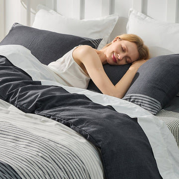 Modern striped Litanika 3-piece duvet cover bedding set with stylish pattern and cozy fabric, perfect for contemporary bedrooms.