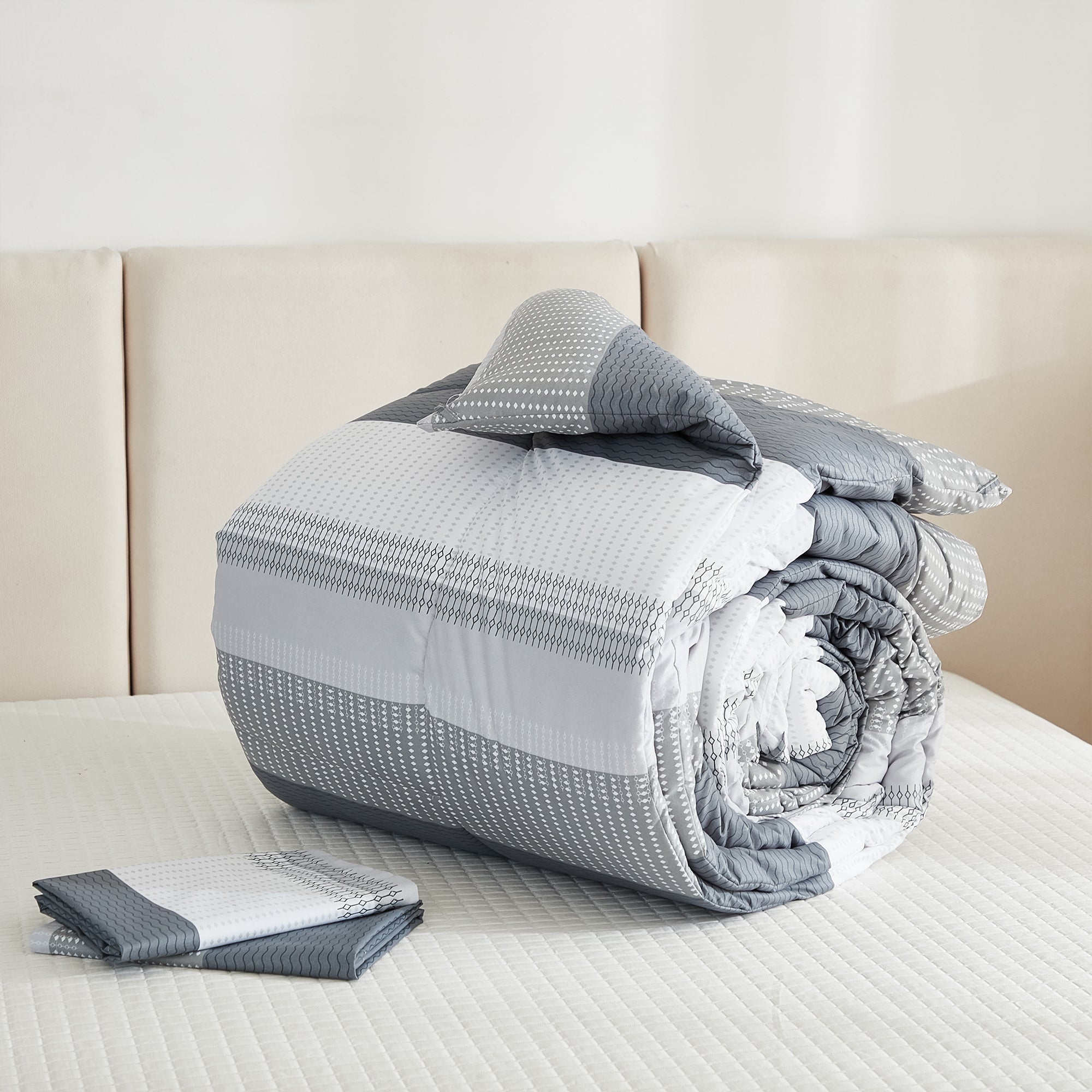 Multicolor Stripe Lightweight Down Alternative 3 Pieces Comforter Set - LITANIKA