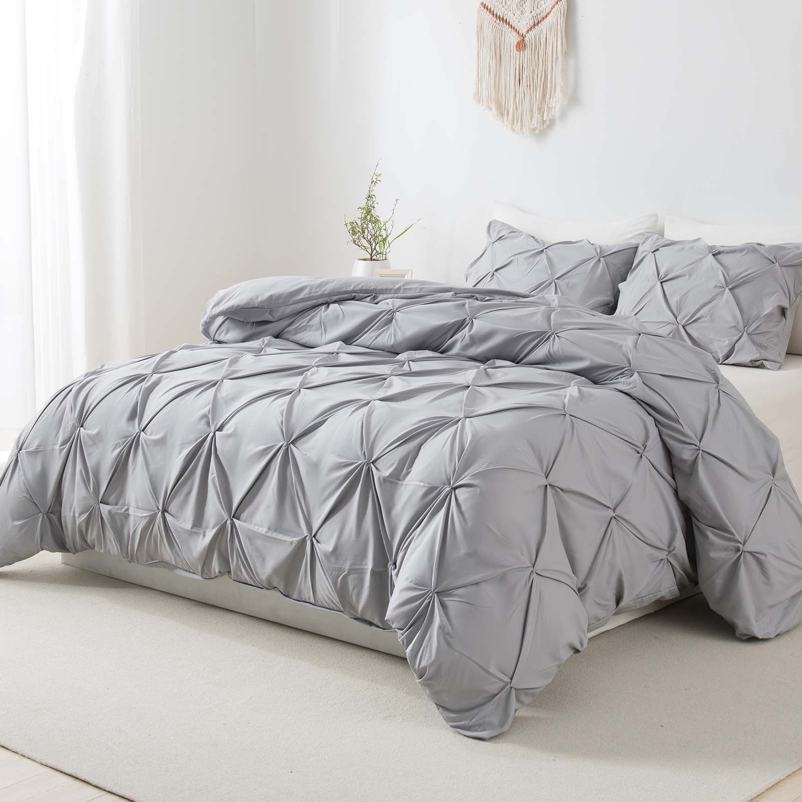 Pinch Pleat Pintuck Soft Microfiber 3 Pieces Duvet Cover Set - LITANIKA