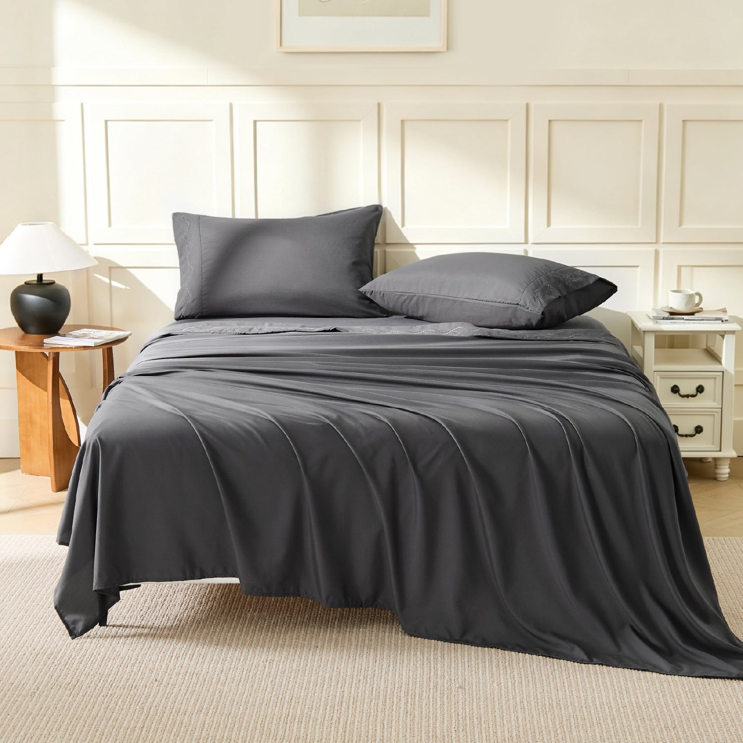 Queen Size Embroidered Leaf 4-Piece Sheet Set - LITANIKA