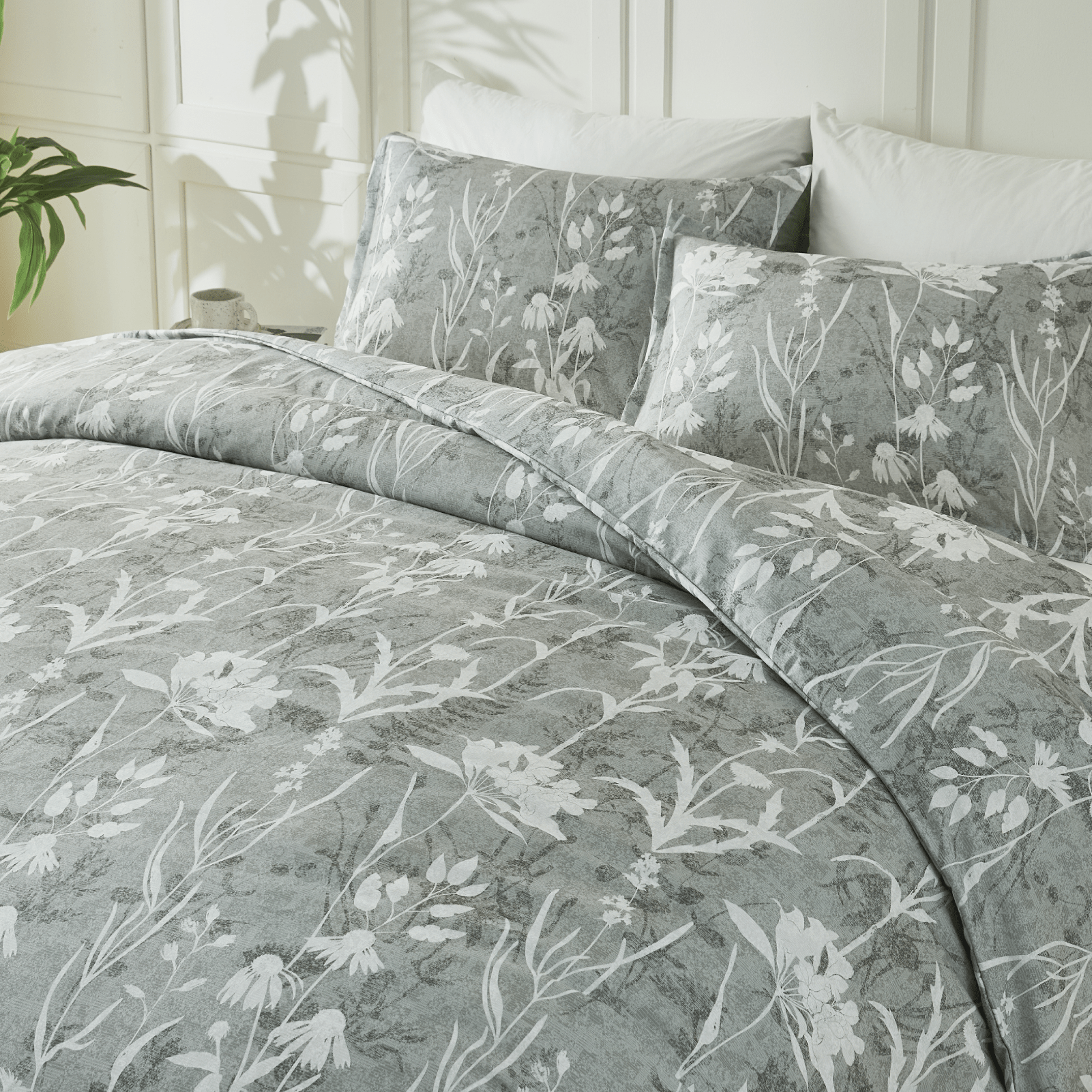 Reversible botanical flowers bedding duvet cover set by Litanika featuring vibrant floral patterns and soft fabric.