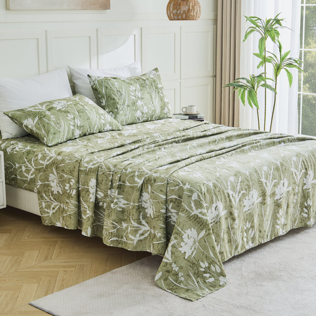 Reversible botanical flowers bedding sheet set from Litanika with floral and leaf patterns on soft fabric.