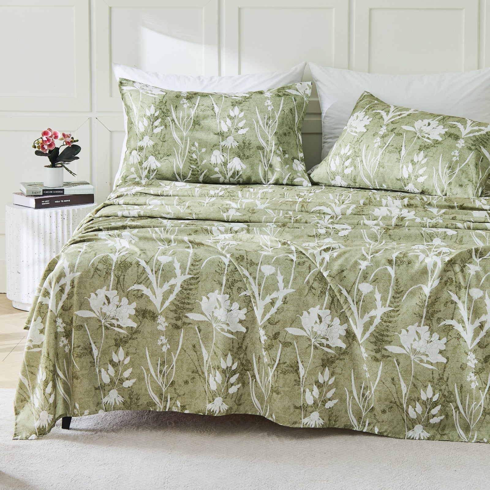 Reversible botanical flowers bedding sheet set from Litanika with floral and leaf patterns on soft fabric.