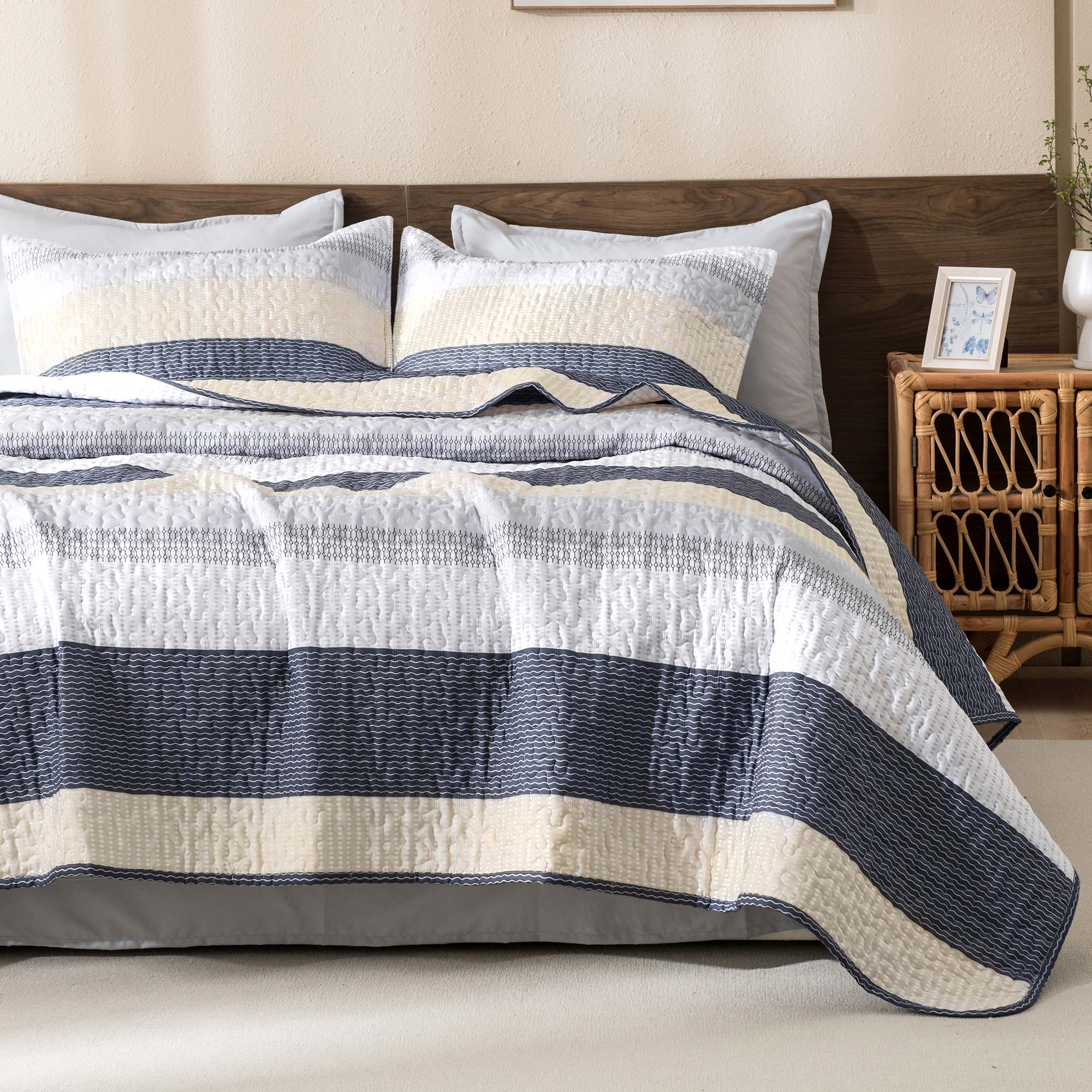 Stripe Patchwork Bedspread Soft Lightweight Microfiber Coverlet 3 Pieces Quilt Set - LITANIKA