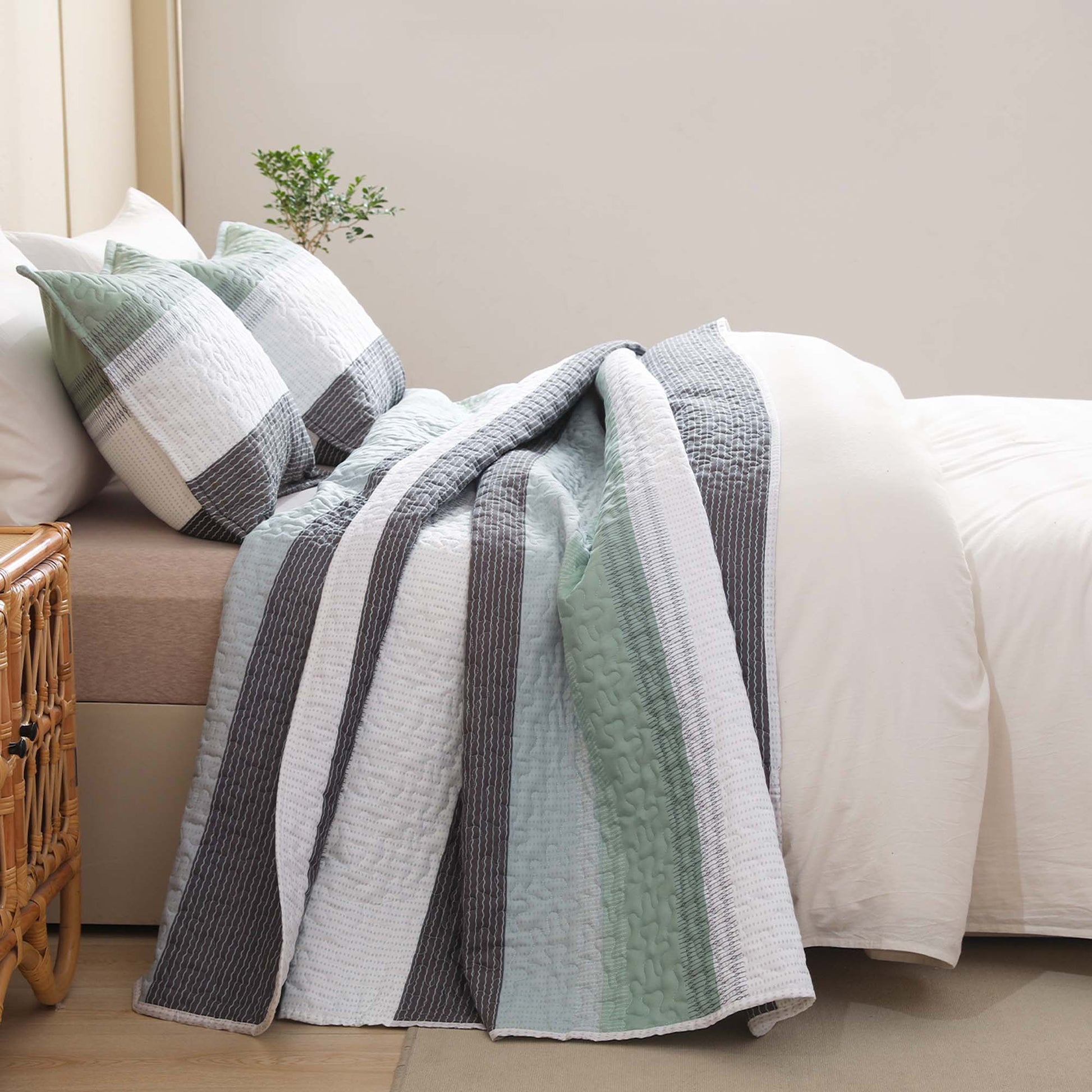 Stripe Patchwork Bedspread Soft Lightweight Microfiber Coverlet 3 Pieces Quilt Set - LITANIKA