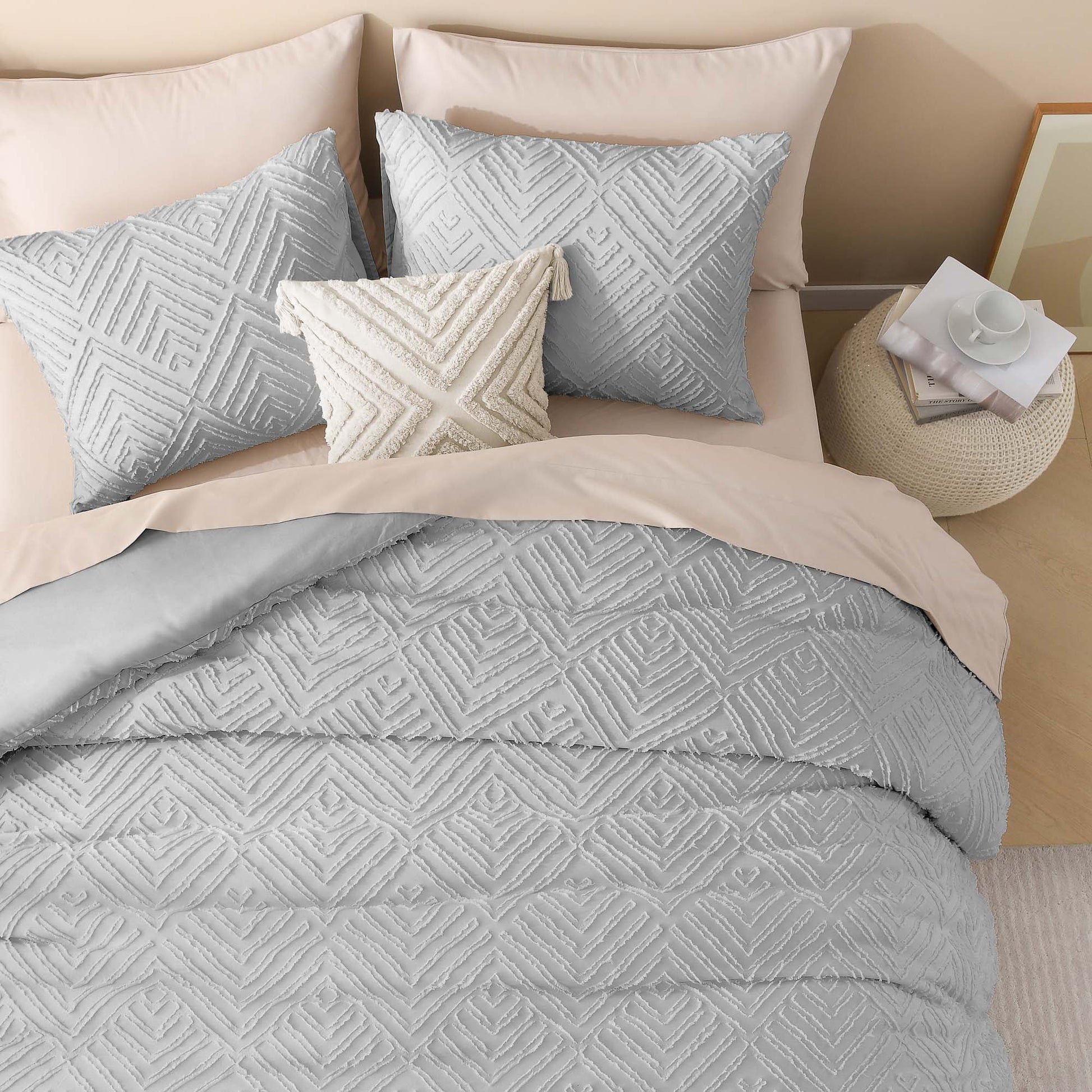 Tufted Boho Lightweight Fluffy 3 Pieces Comforter Set - LITANIKA