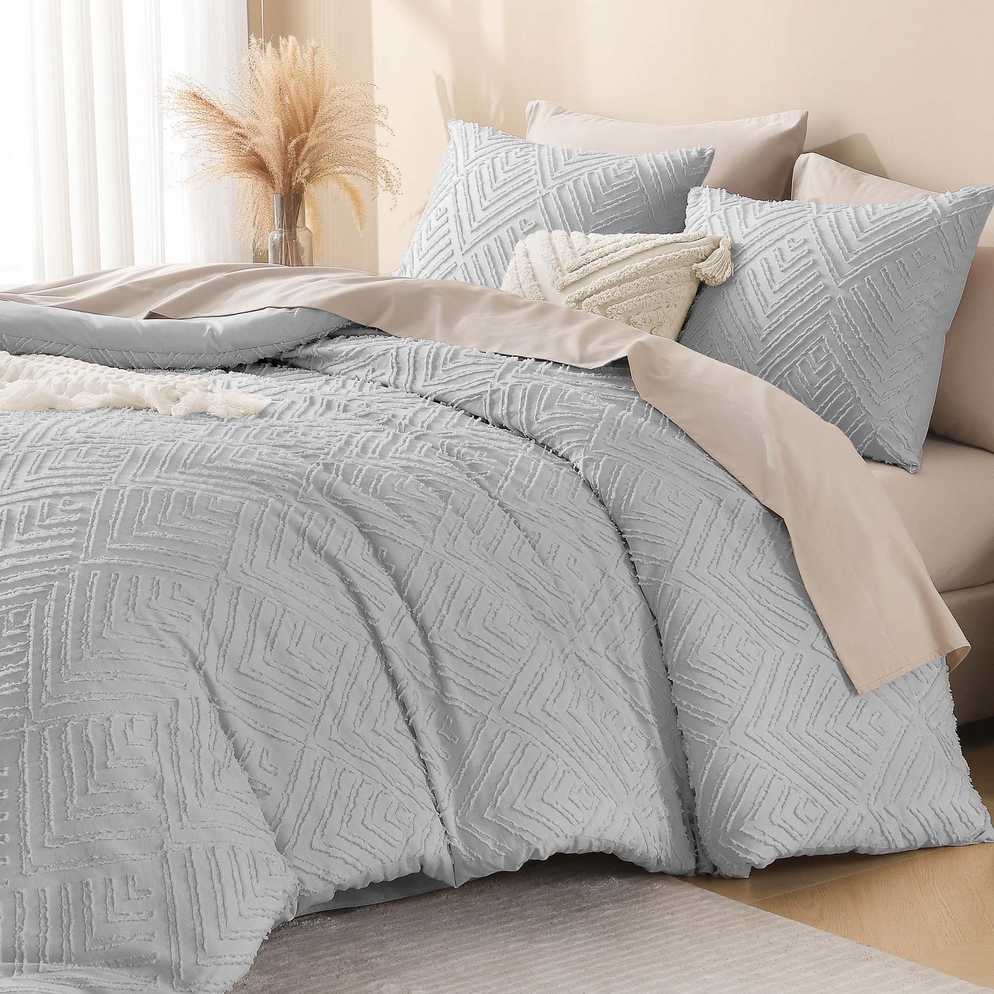 Tufted Boho Lightweight Fluffy 3 Pieces Comforter Set - LITANIKA