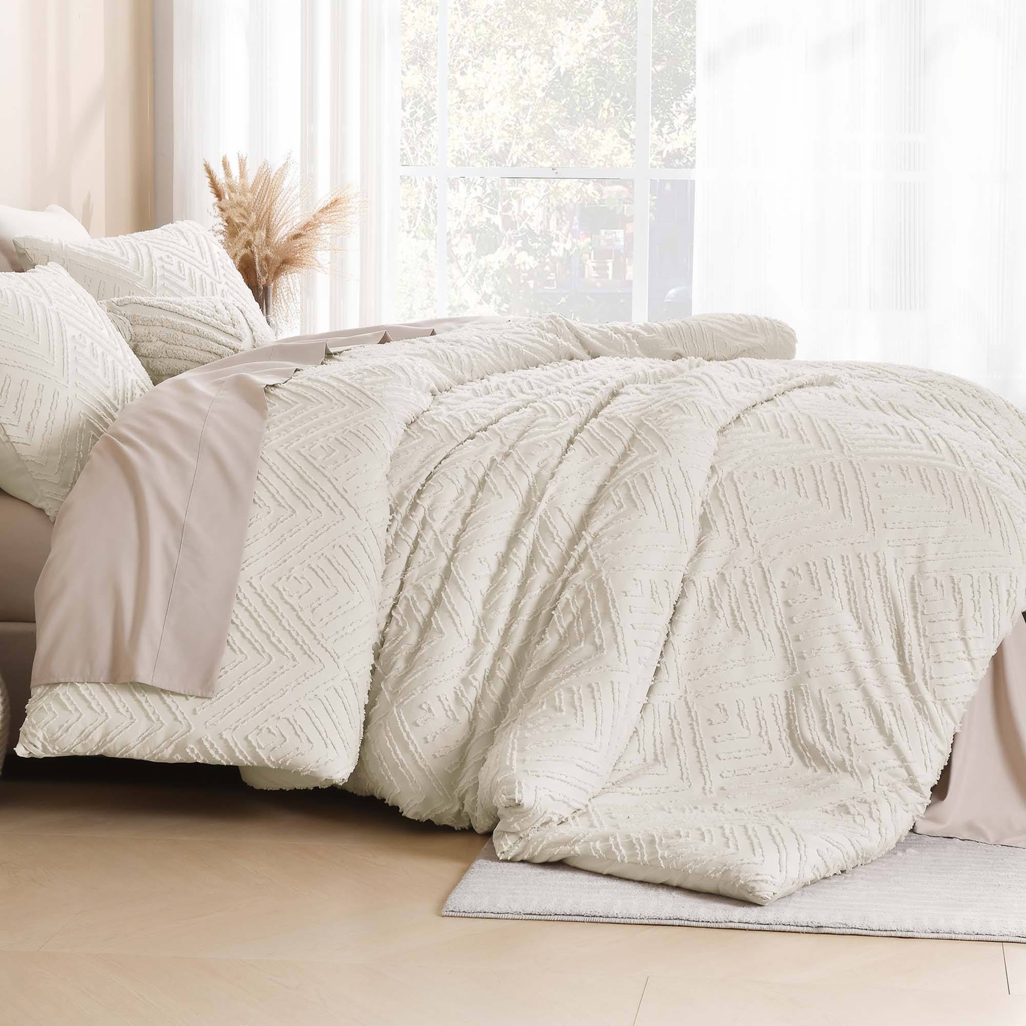 Tufted Boho Lightweight Fluffy 3 Pieces Comforter Set - LITANIKA