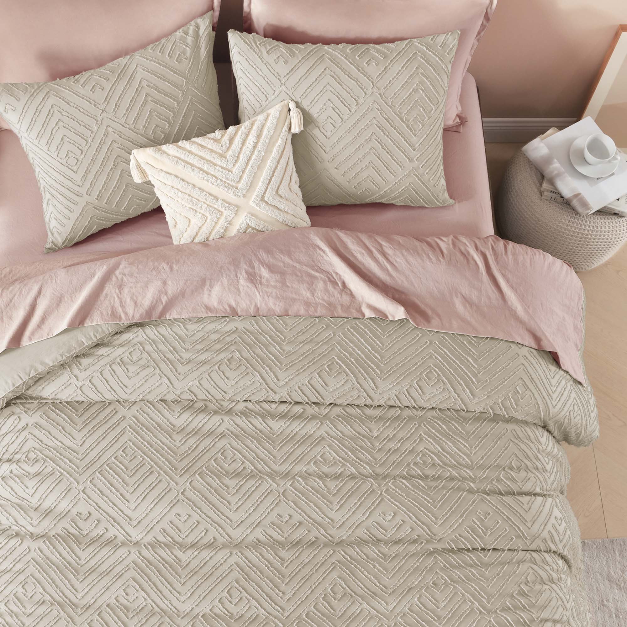 Tufted Boho Lightweight Fluffy 3 Pieces Comforter Set - LITANIKA